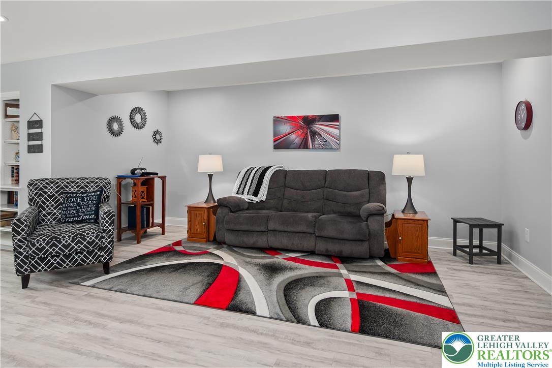 2912 Silver Creek Circle