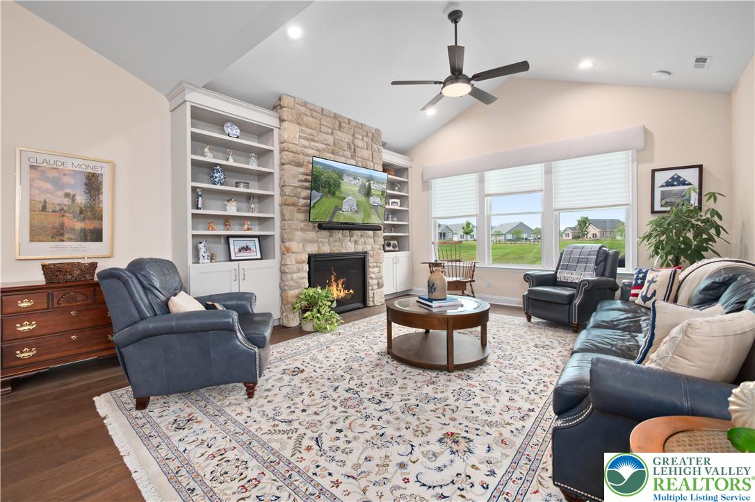 7733 Valor Drive