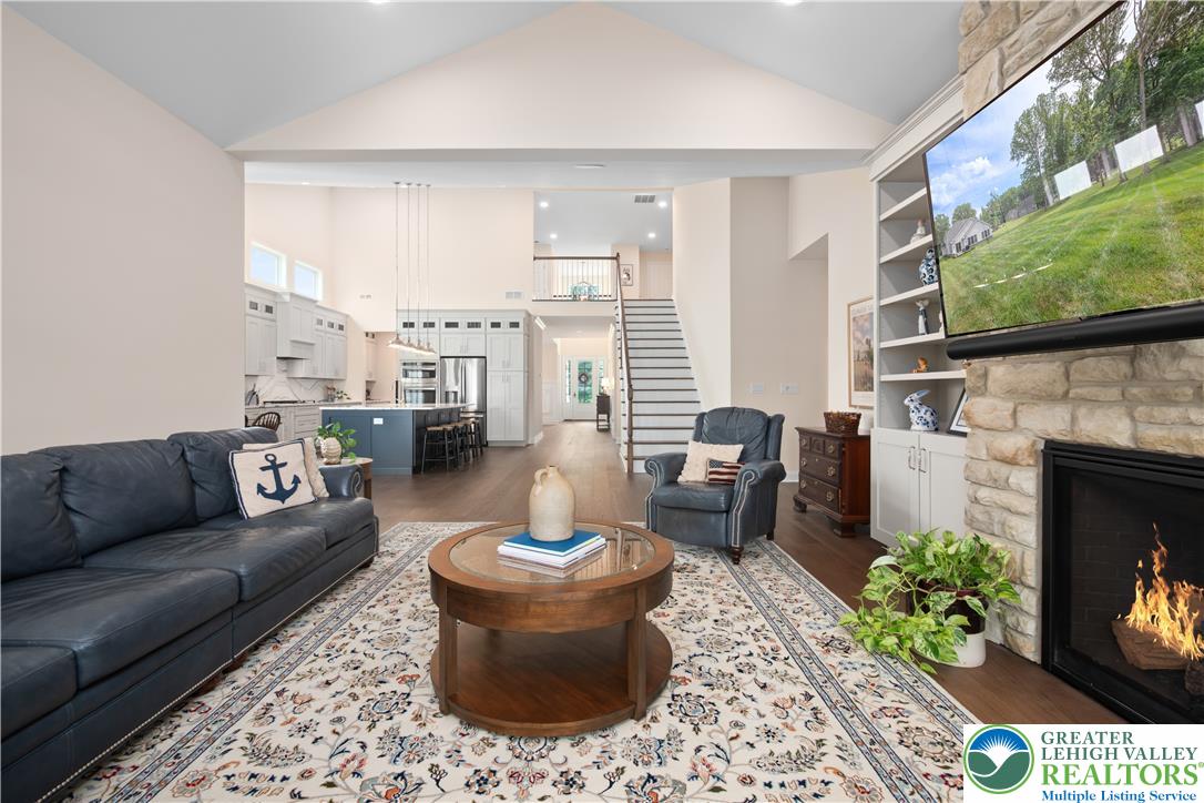 7733 Valor Drive