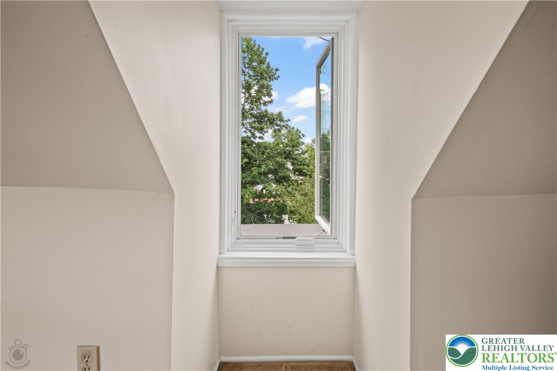 111 E Garrison Street