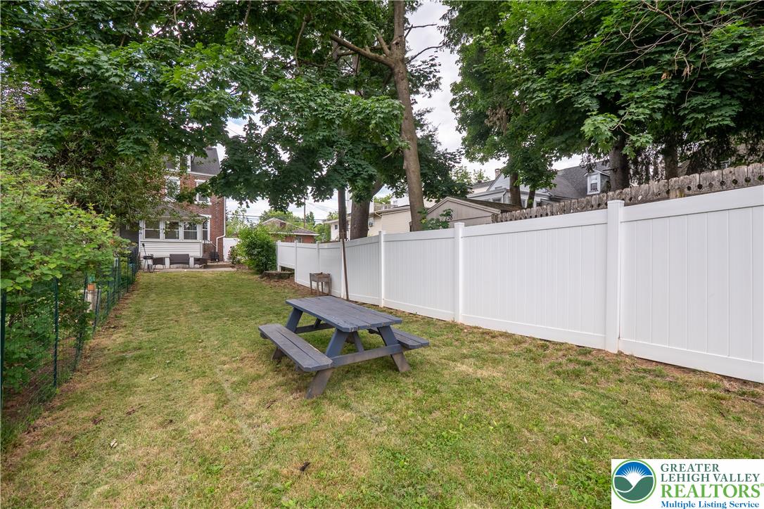 111 E Garrison Street