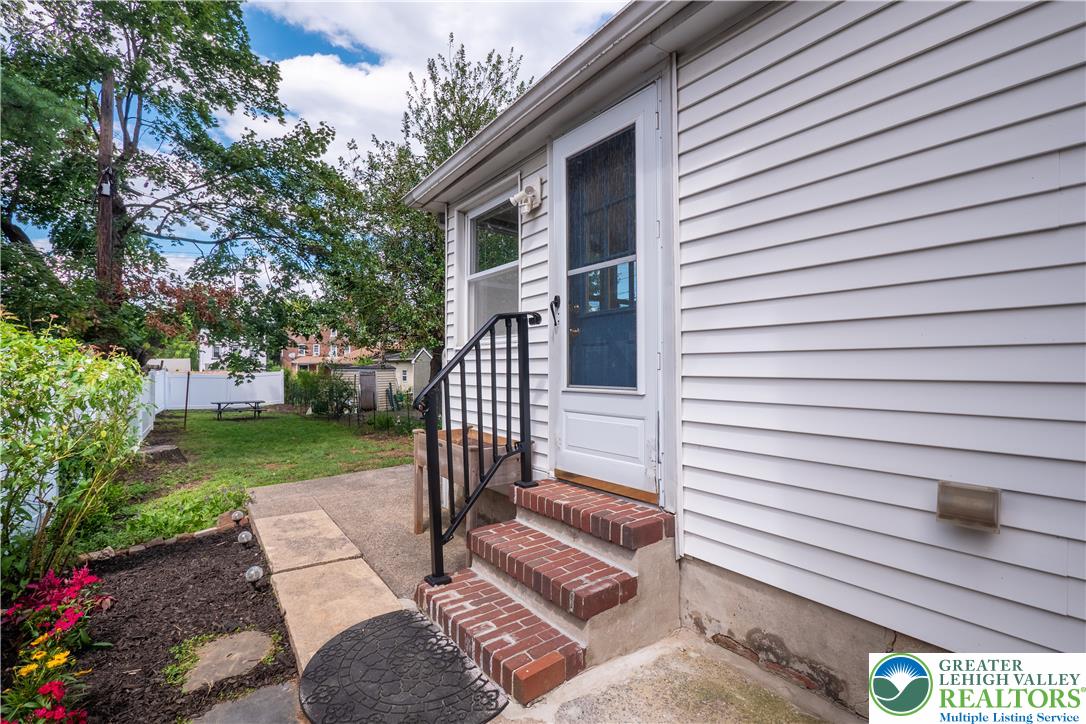 111 E Garrison Street