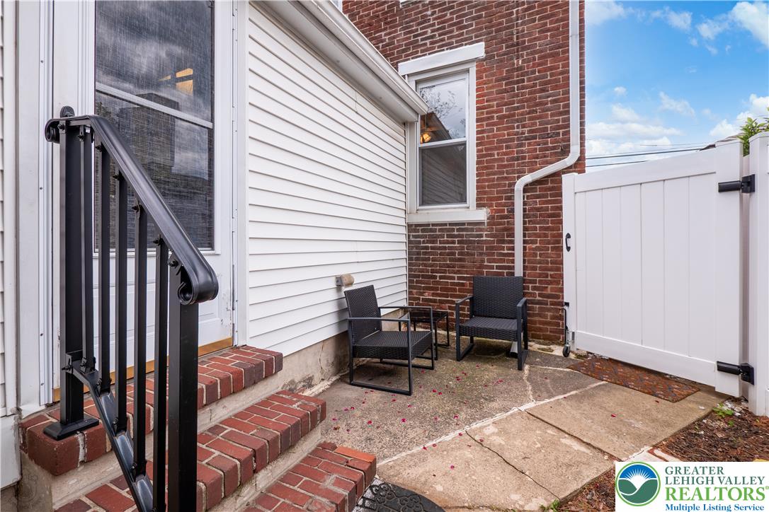 111 E Garrison Street