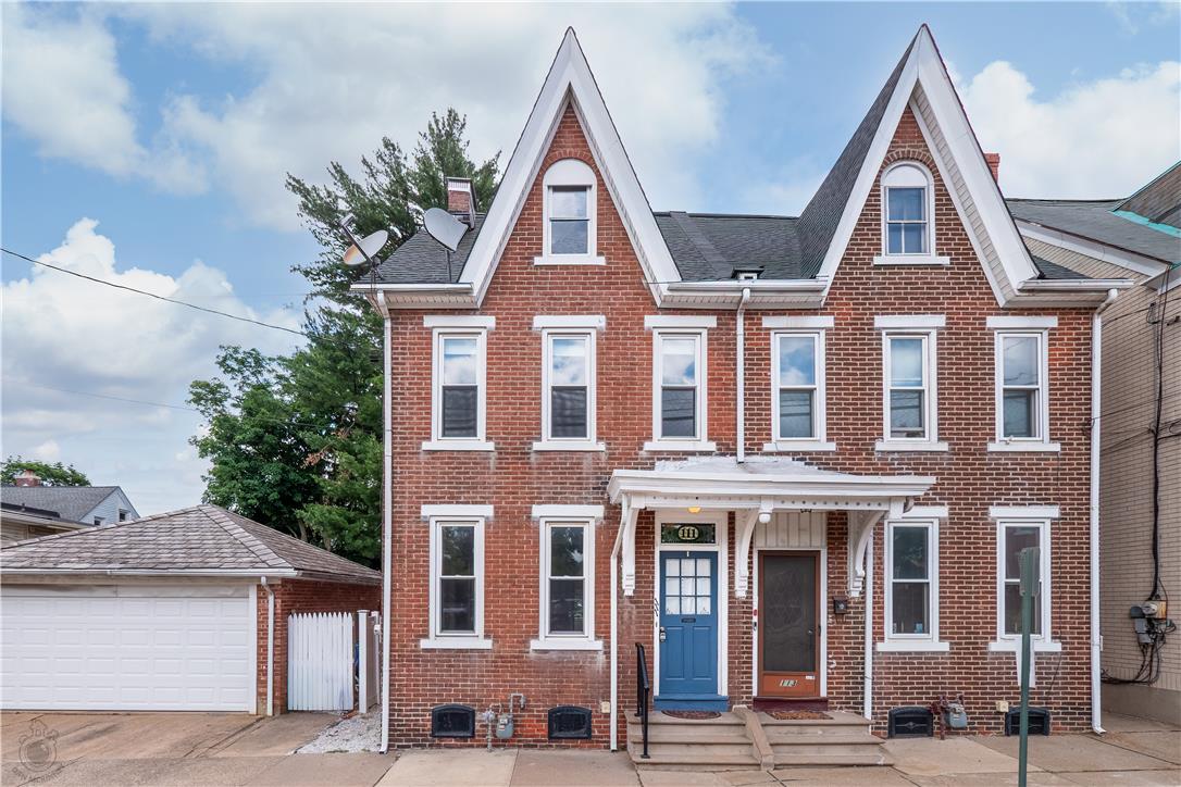 111 E Garrison Street