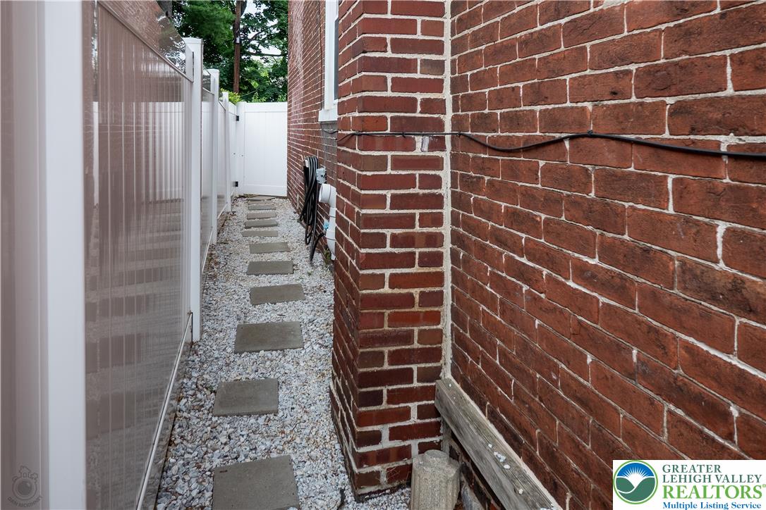 111 E Garrison Street