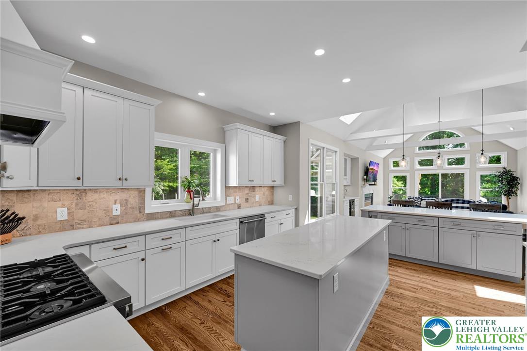 2475 Woodland Hills Court
