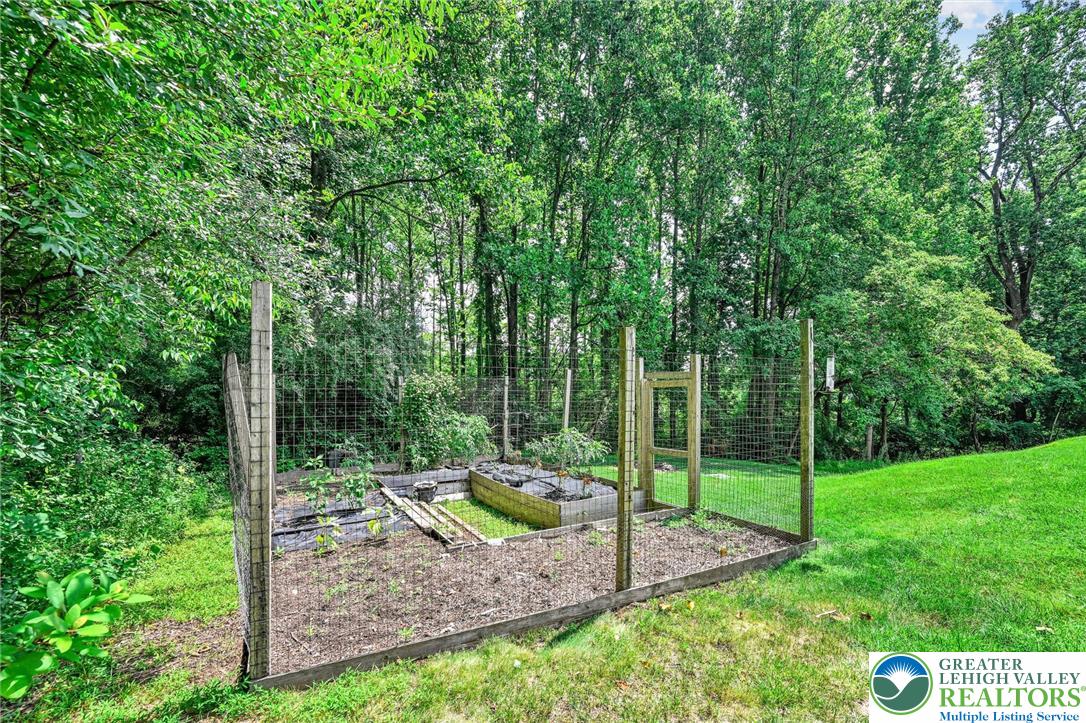 2475 Woodland Hills Court