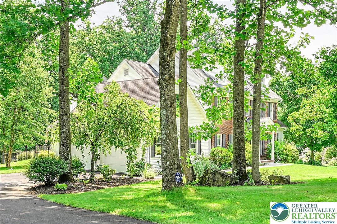 2475 Woodland Hills Court