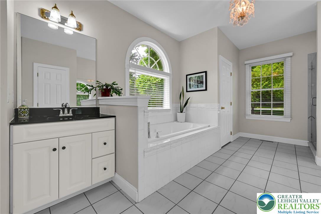 2475 Woodland Hills Court