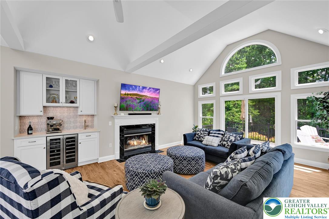 2475 Woodland Hills Court