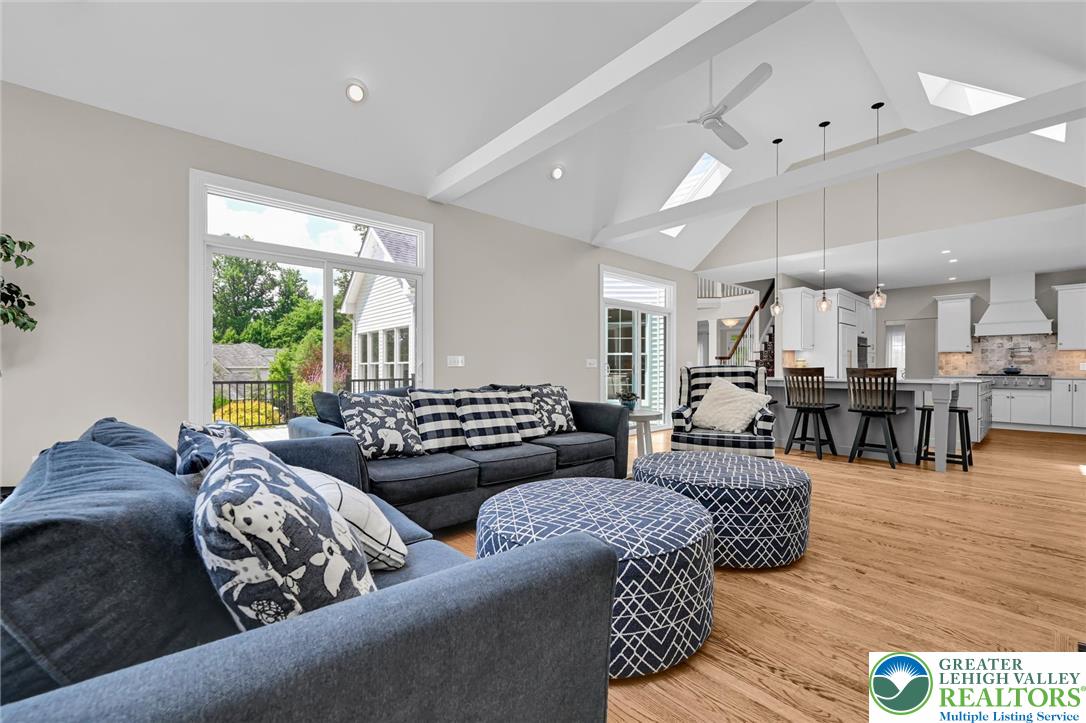 2475 Woodland Hills Court