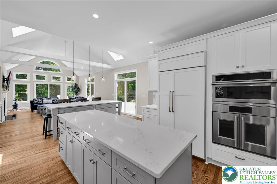 2475 Woodland Hills Court