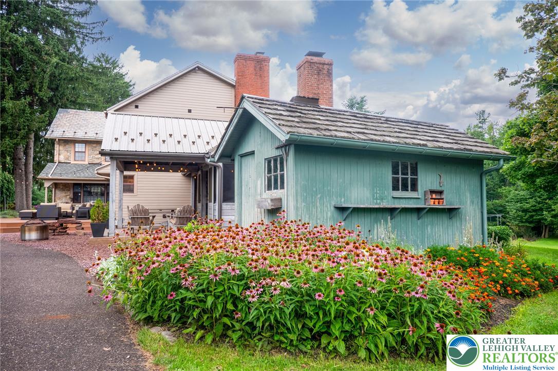 271 Wetzel Road