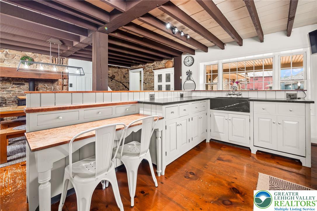 271 Wetzel Road