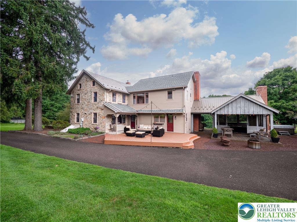 271 Wetzel Road