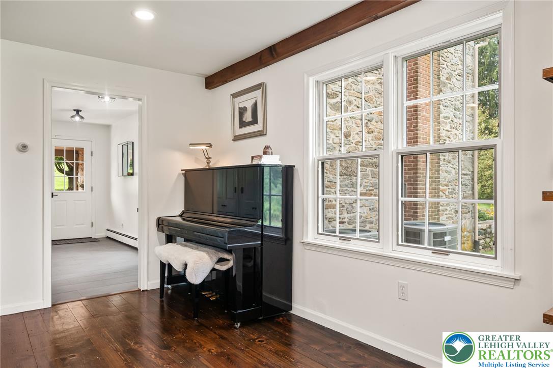 271 Wetzel Road
