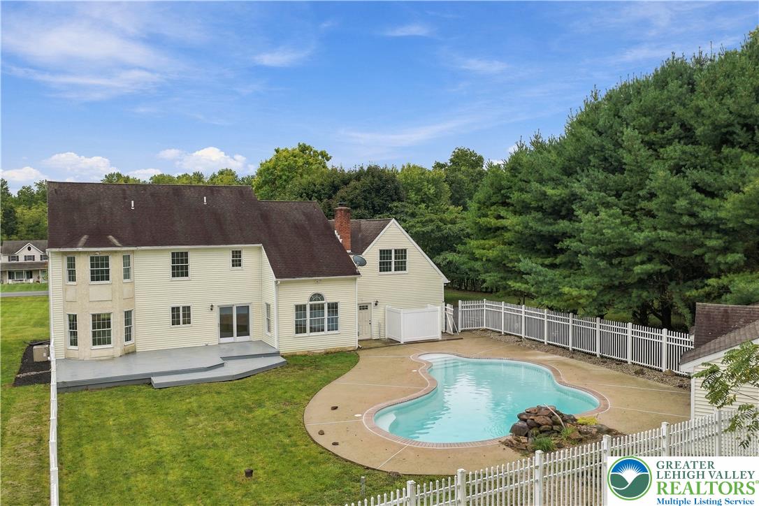 4 Schoolhouse Lane