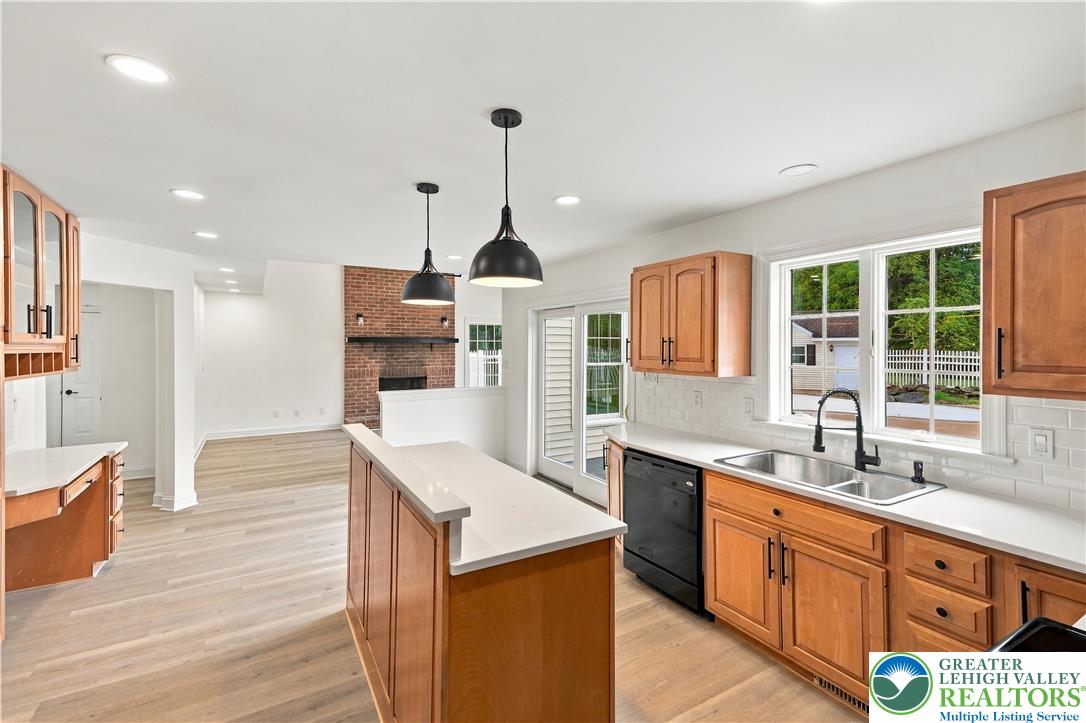 4 Schoolhouse Lane