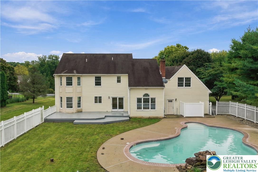 4 Schoolhouse Lane