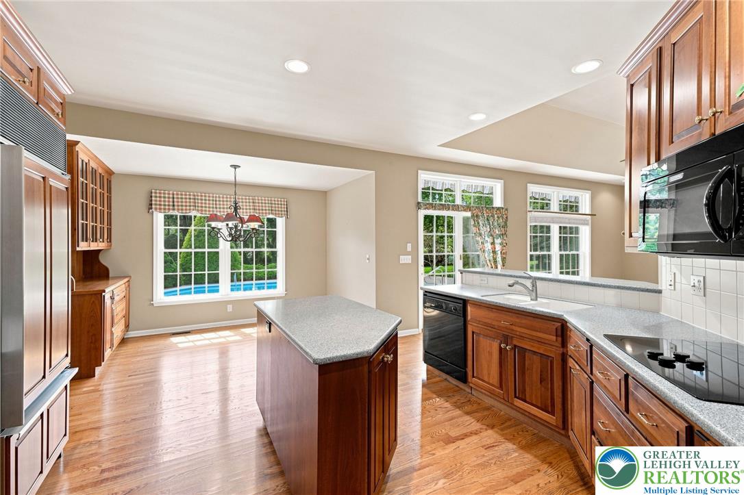 1572 Surrey Road