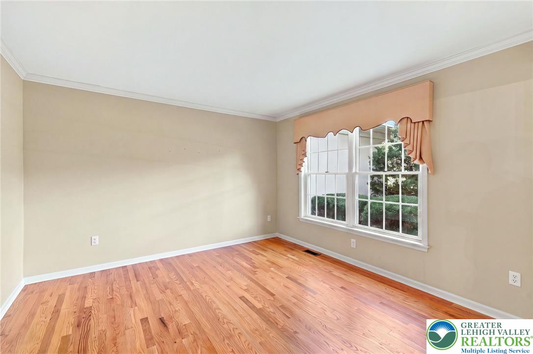 1572 Surrey Road