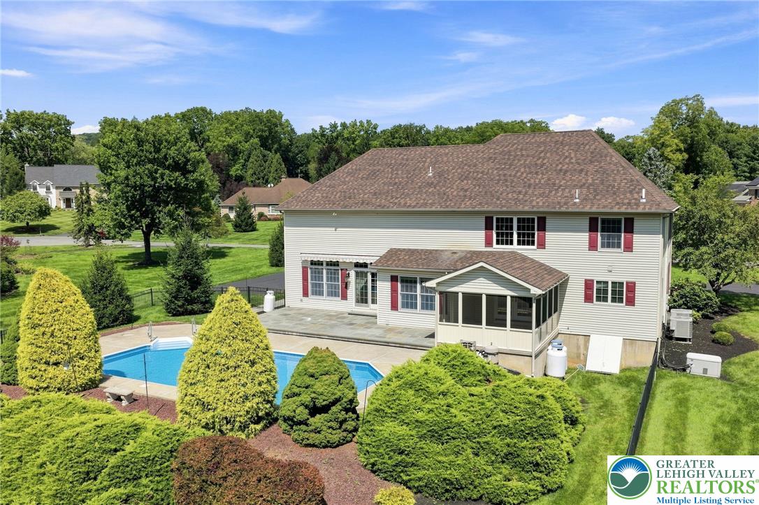 1572 Surrey Road
