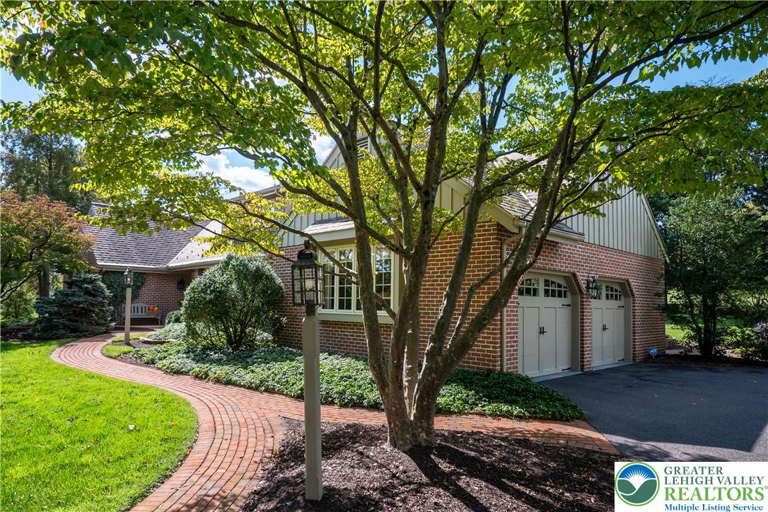 1814 Woodhaven Drive