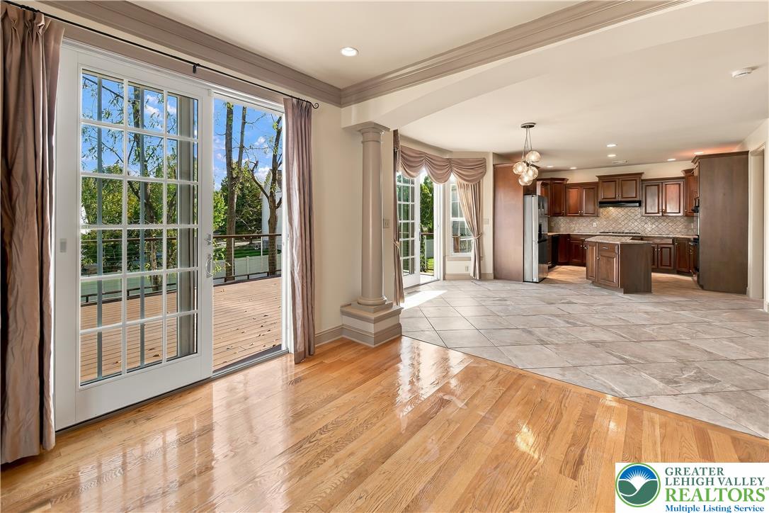 88 Crest Boulevard