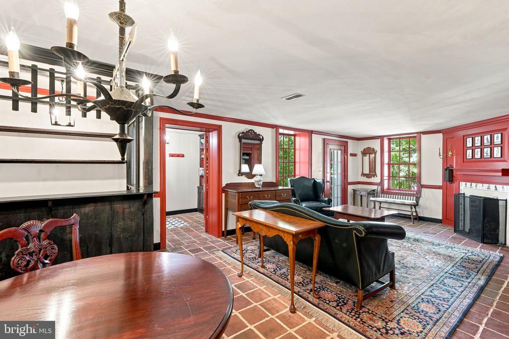 1108 S BARBARA DRIVE