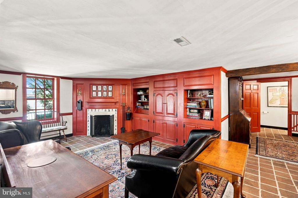 1108 S BARBARA DRIVE