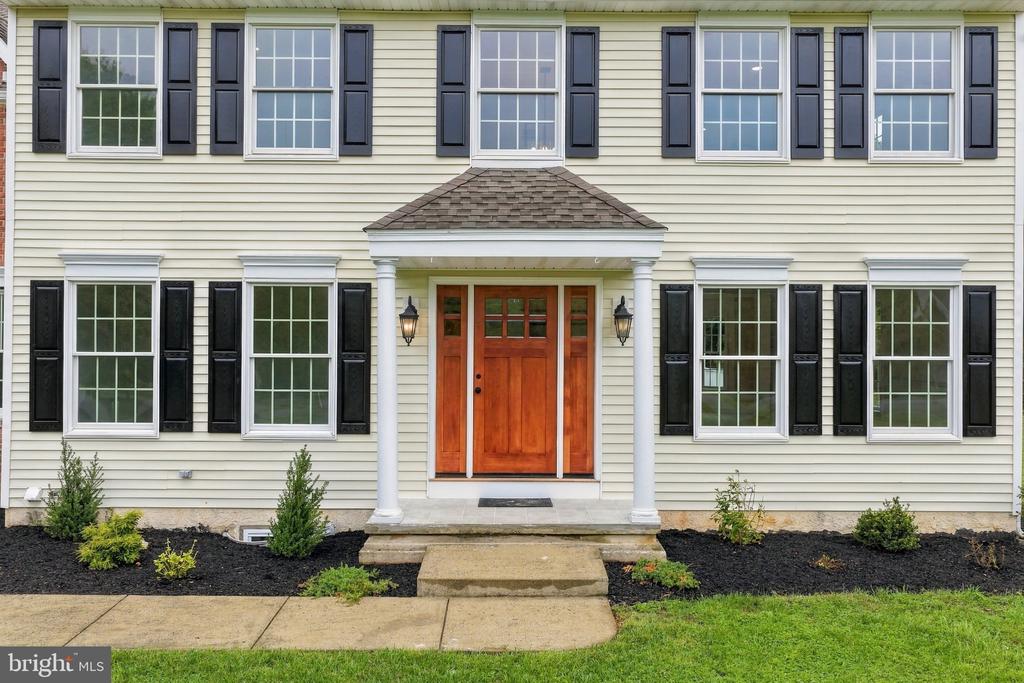 4 SCHOOLHOUSE LANE