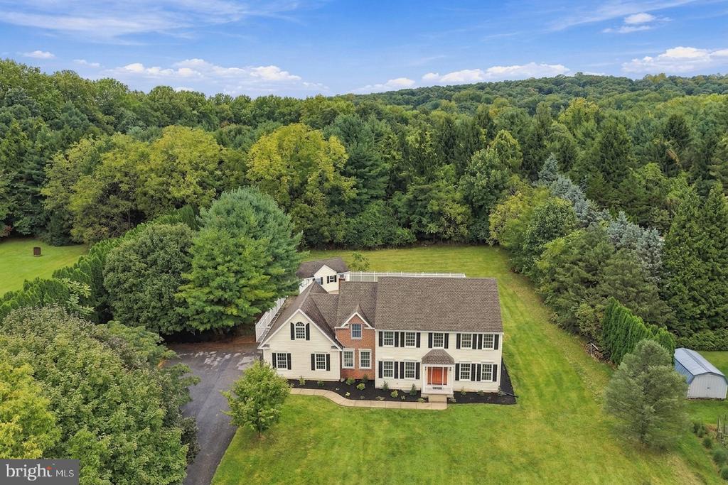 4 SCHOOLHOUSE LANE