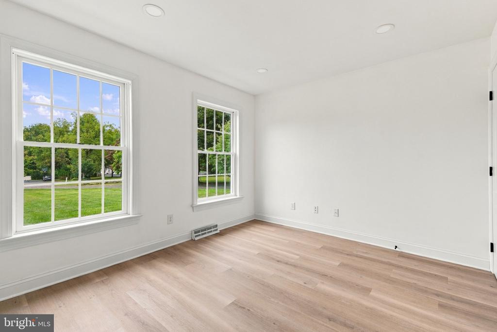 4 SCHOOLHOUSE LANE