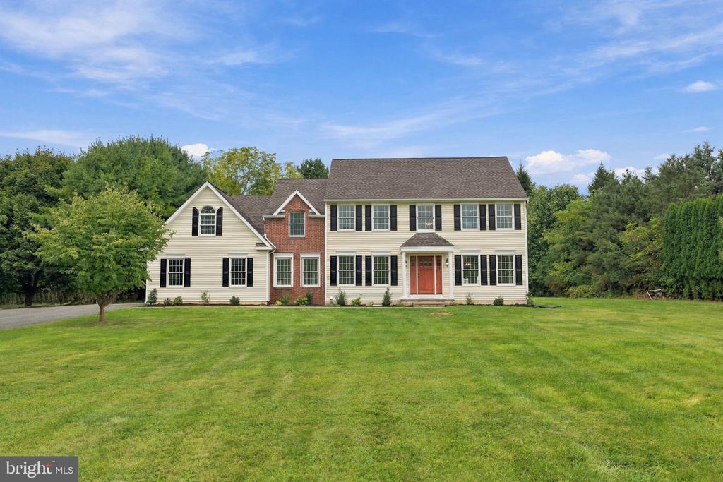 4 SCHOOLHOUSE LANE