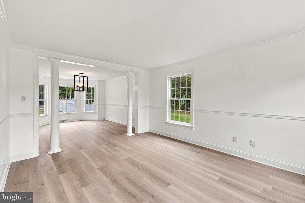 4 SCHOOLHOUSE LANE