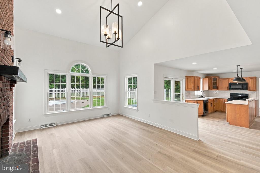 4 SCHOOLHOUSE LANE