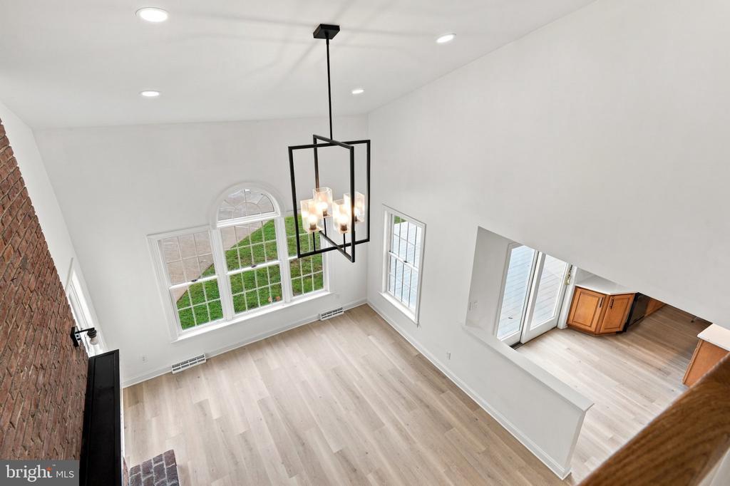 4 SCHOOLHOUSE LANE