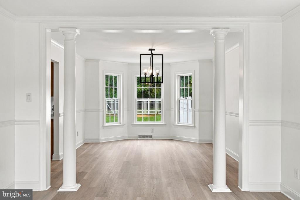 4 SCHOOLHOUSE LANE