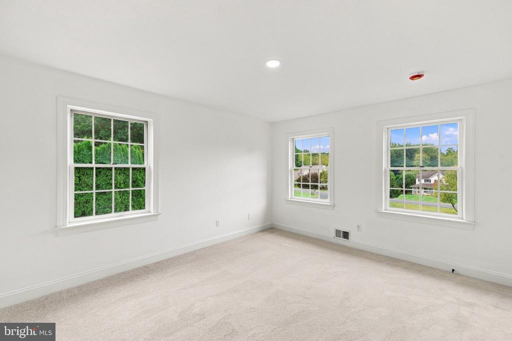 4 SCHOOLHOUSE LANE