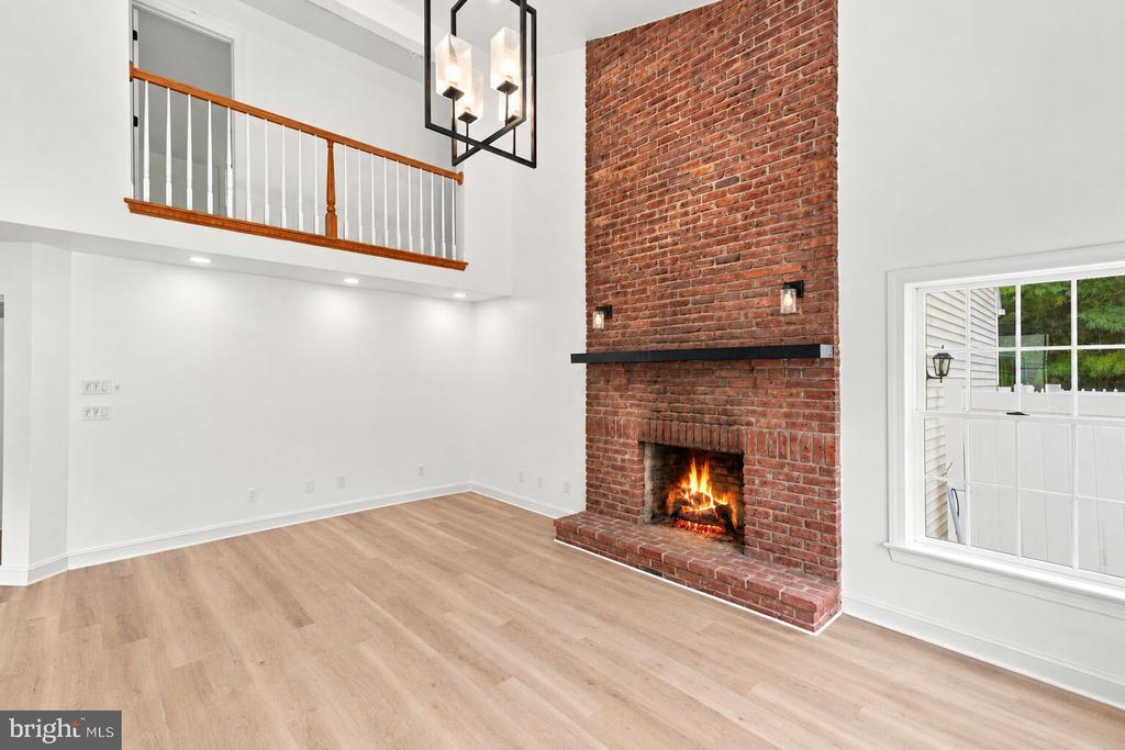 4 SCHOOLHOUSE LANE