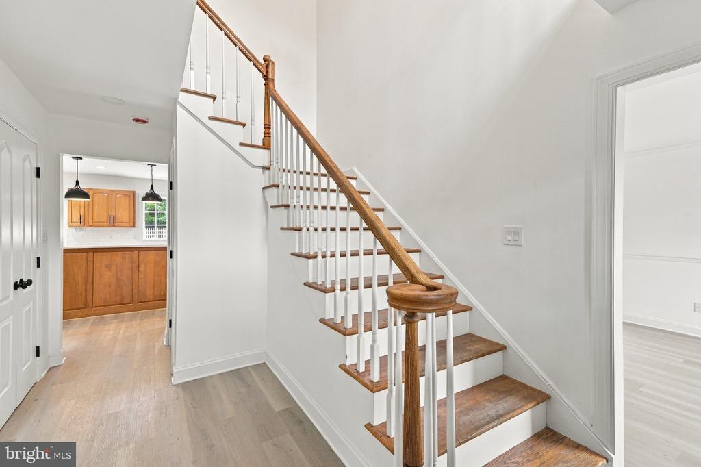 4 SCHOOLHOUSE LANE