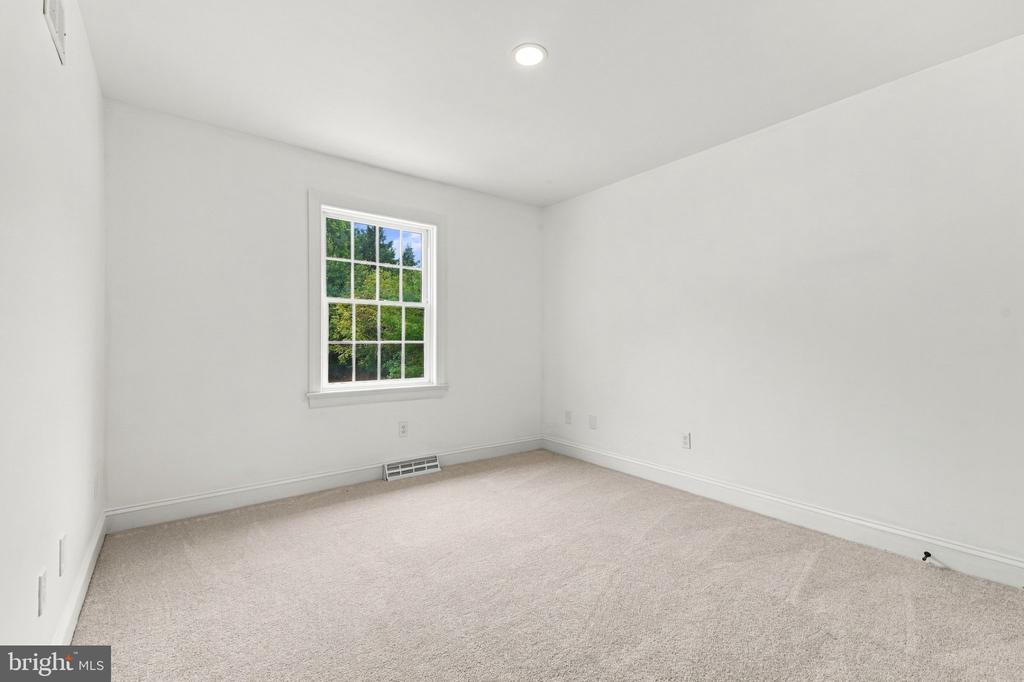 4 SCHOOLHOUSE LANE