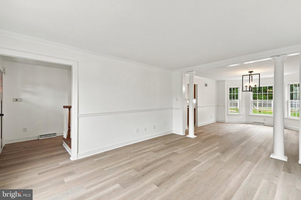 4 SCHOOLHOUSE LANE