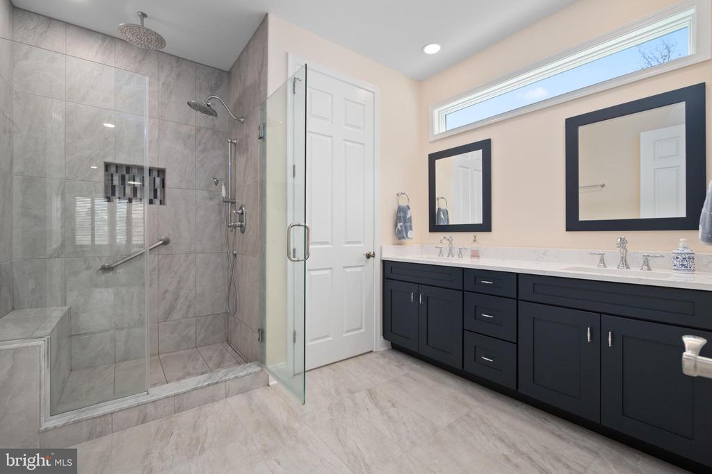 7733 VALOR DRIVE