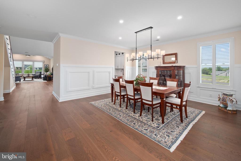7733 VALOR DRIVE