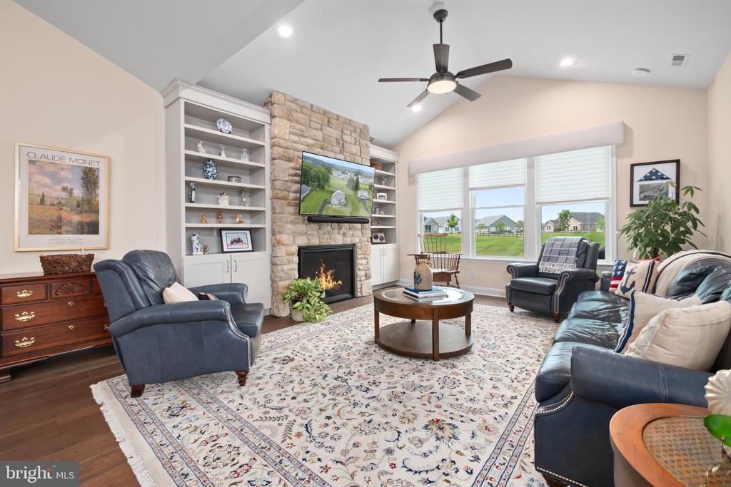 7733 VALOR DRIVE