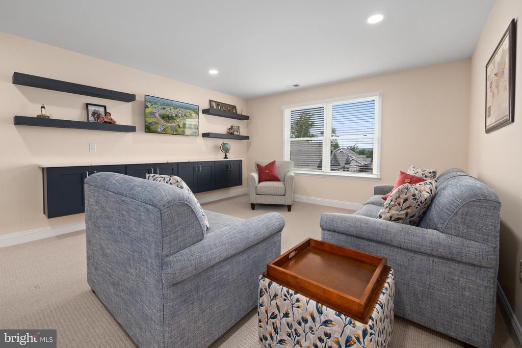 7733 VALOR DRIVE