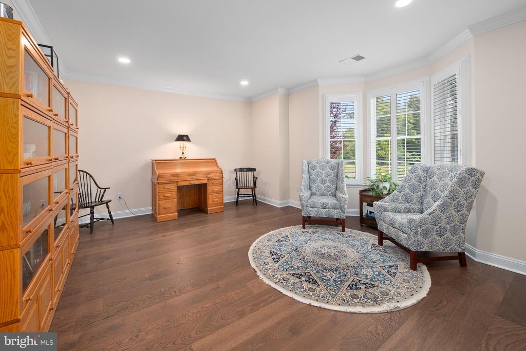 7733 VALOR DRIVE