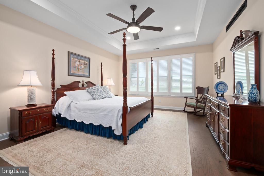 7733 VALOR DRIVE