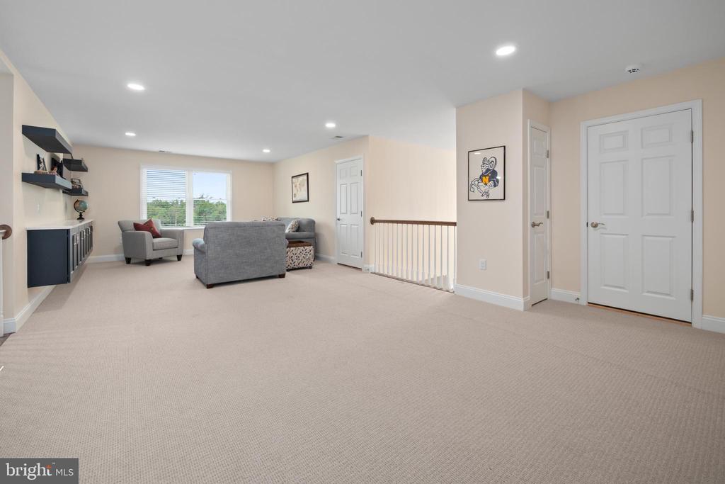 7733 VALOR DRIVE